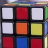 4,5 secondes en moyenne : une Chinoise de 6 ans bat le record du monde féminin de Rubik's Cube. (France 2)