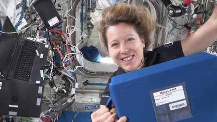 La Station spatiale internationale en orbite autour de la Terre, lieu de la prochaine mission de Sophie Adenot.