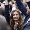 Coline Berry-Rojtman, lors d'un rassemblement à Paris, le 8 juin 2026, organisé après la mort de la jeune Lyhanna. (GEOFFROY VAN DER HASSELT / AFP)