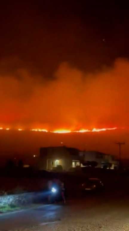 Grèce, Crète : en proie aux flammes (France 2)