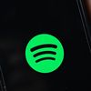 Le distributeur du morceau est à l'origine de ce retrait de Spotify, a appris l'Agence Radio France auprès de sources proches du dossier. (TOBIAS SCHWARZ / AFP)