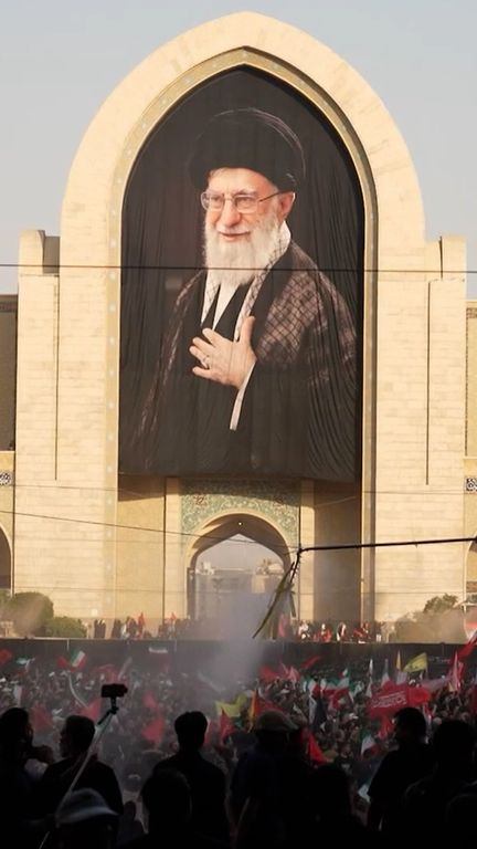 Funérailles d'Ali Khamenei : les Iraniens crient vengeance (France 2)