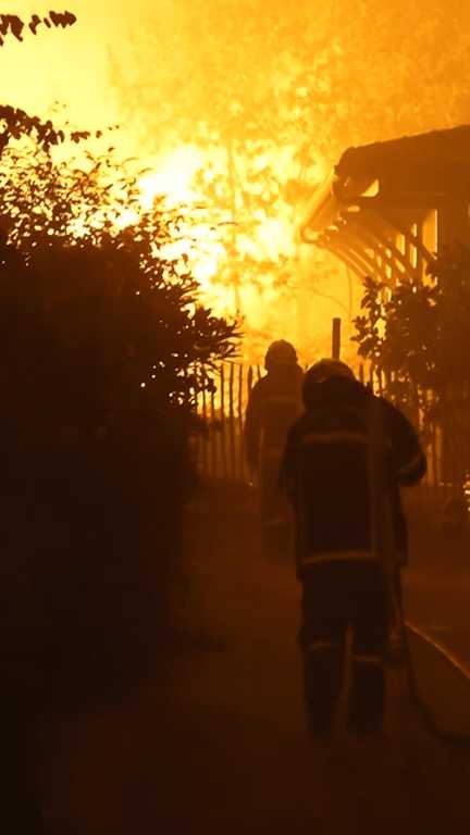 Des pompiers 33 en pleine action à Lège-Cap Ferret (franceinfo)