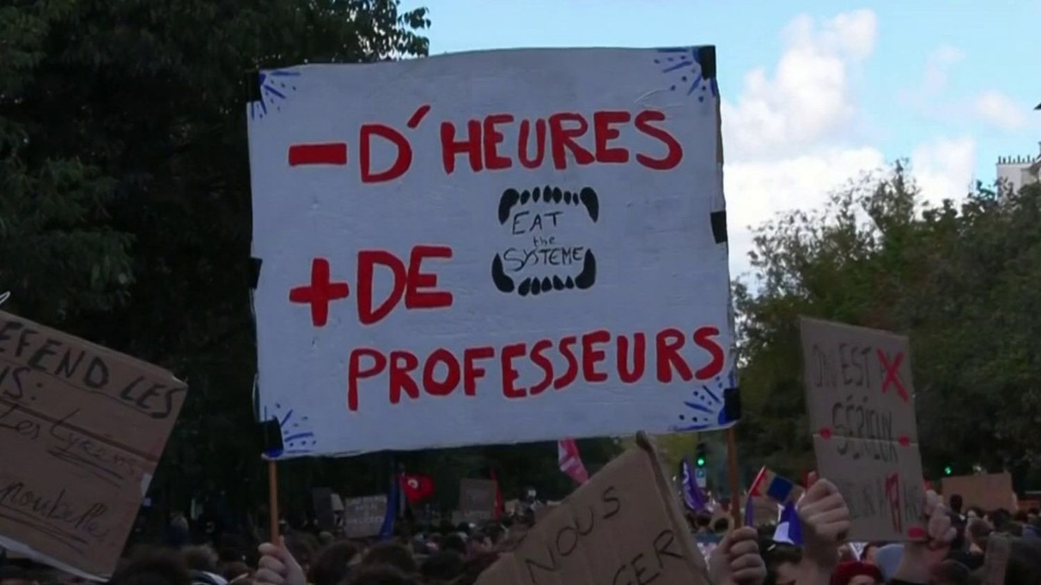 Face à la colère des lycéens, le ministre de l'Éducation annonce l'arrivée de 3 000 professeurs remplaçants