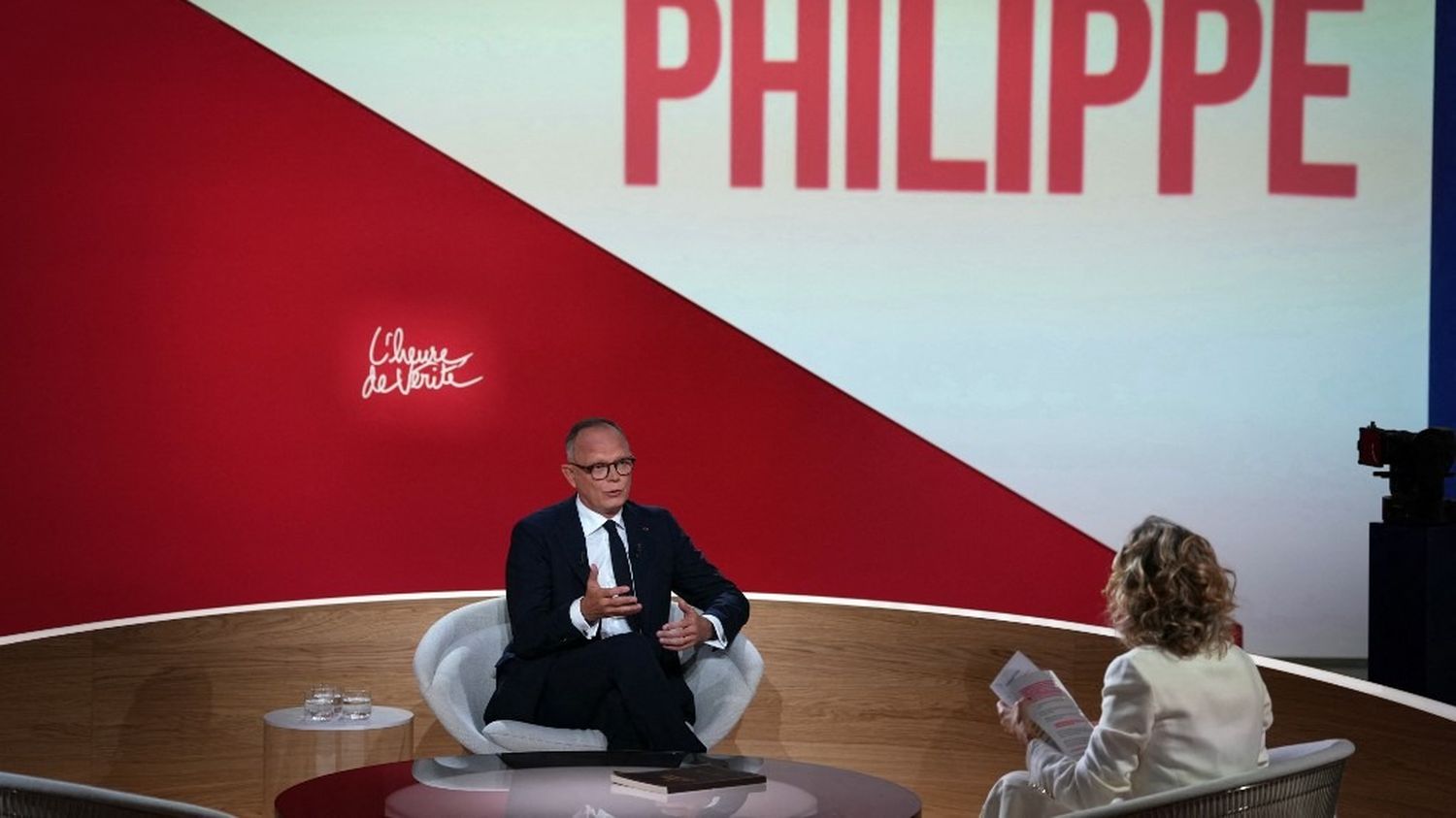 Présidentielle 2027 : revivez le premier numéro de "L'Heure de Vérité" avec Edouard Philippe