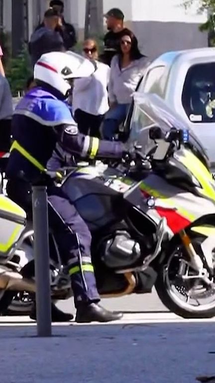 Des tirs font au moins deux morts et six blessés dans le quartier des Moulins, à Nice. Une enquête a été ouverte pour assassinat en bande organisée. #JT20H (France 2)