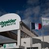 L'entrée d'un site de production de Schneider Electric à Champforgeuil, dans le centre-est de la France, le 16 février 2026. (ARNAUD FINISTRE / AFP)