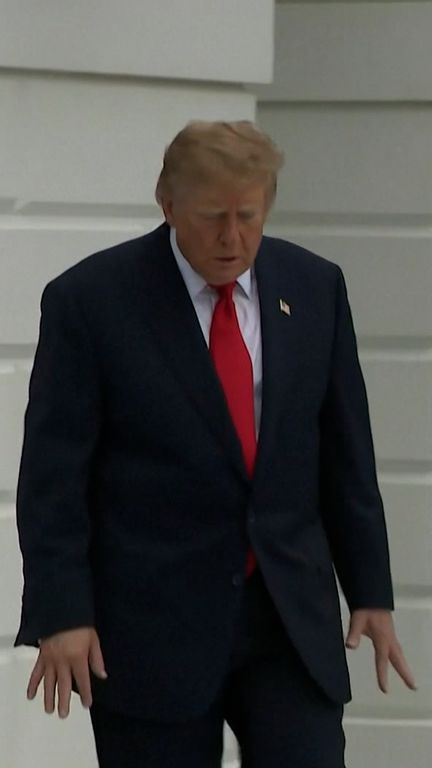 Trump estime qu’il est "temps pour l’Ukraine d’avoir un nouveau président". (franceinfo)