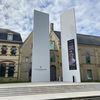 À Deauville, l’ancien couvent des Franciscaines réunit aujourd’hui un musée, une médiathèque, une salle de spectacle et un espace collaboratif. (OLIVIER MARIN / LE FIGARO / FRANCEINFO)